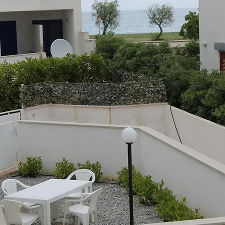 Borgo Moresco Апарт-отель Каровиньо